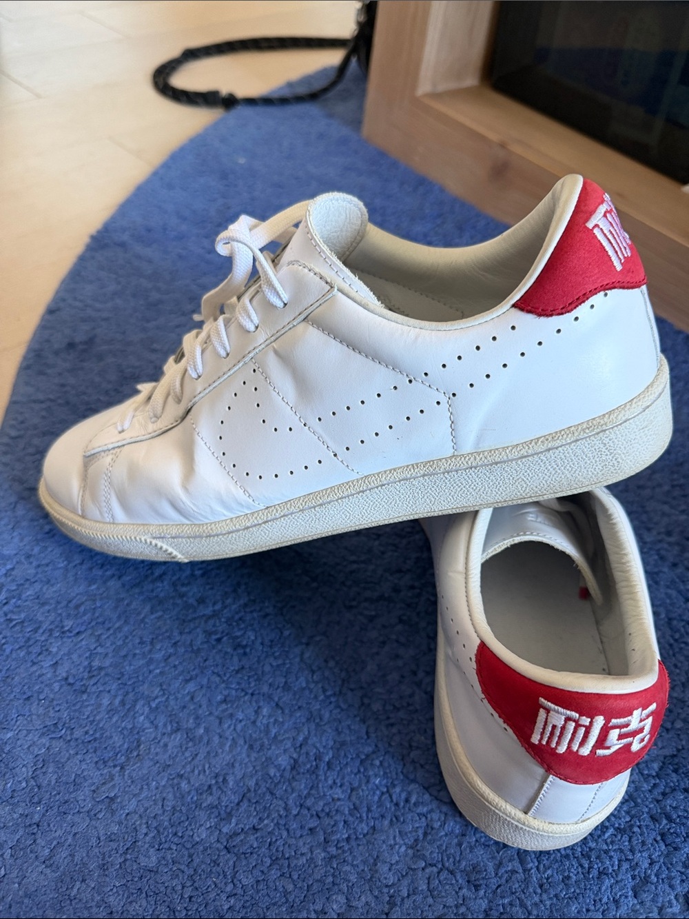 Nike White Tennis Classic Sneakers with Red Heel Chinese Nike Characters